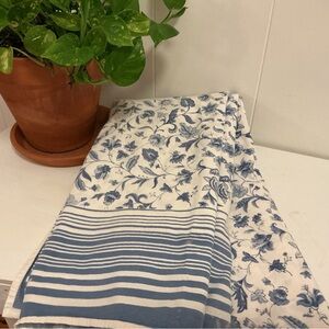 Large Beautiful Vintage Cotton Tablecloth